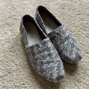 TOMS CANVAS SHOE